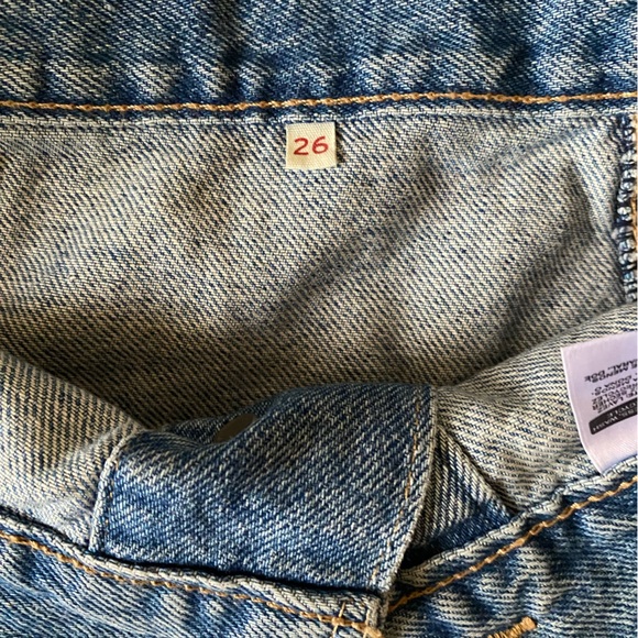 Levi’s denim skirt medium wash - Picture 4 of 4